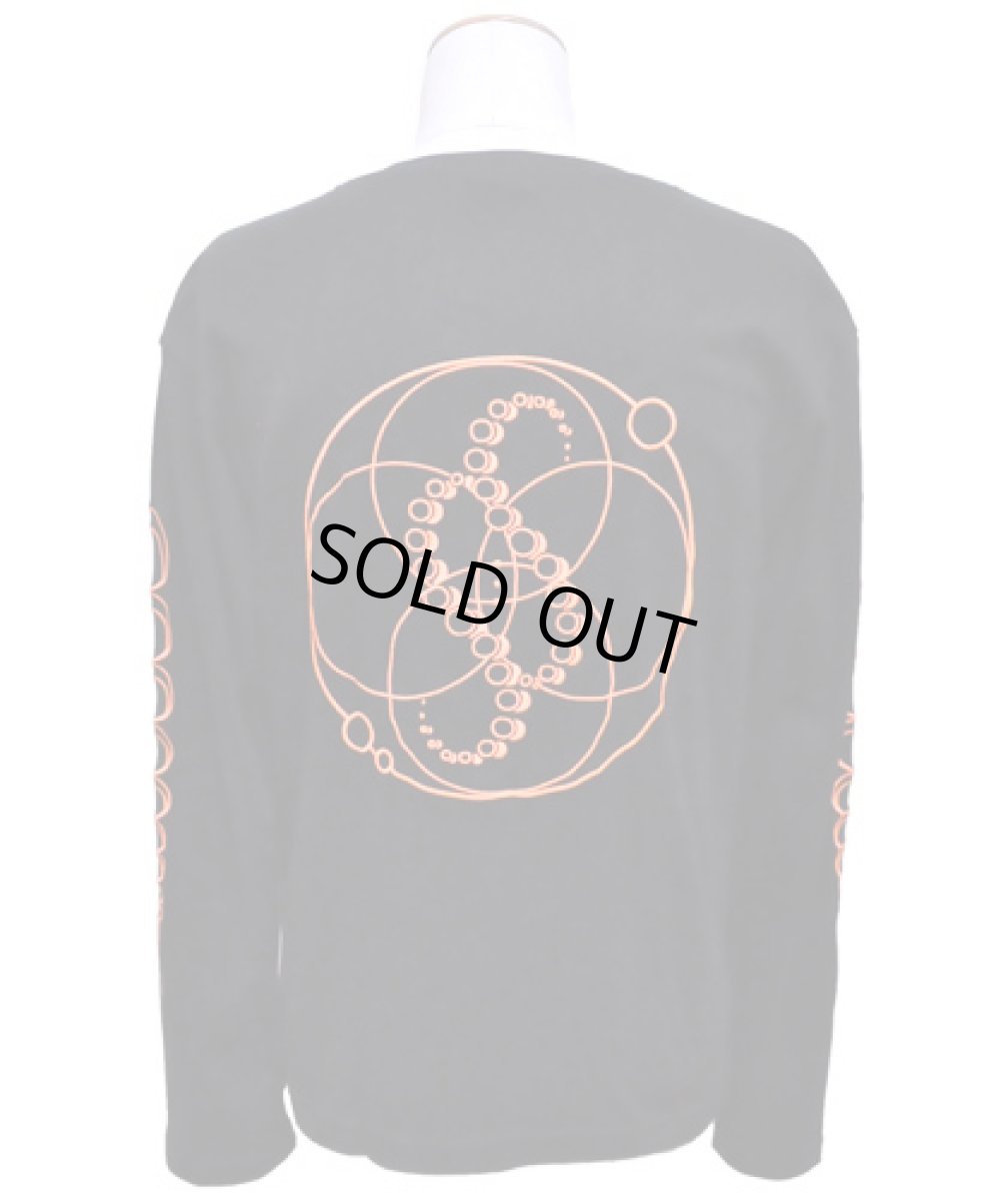 画像4: SPACE TRIBEメンズ・長袖Tシャツ「UV Orange DNA Orbit」 (4)