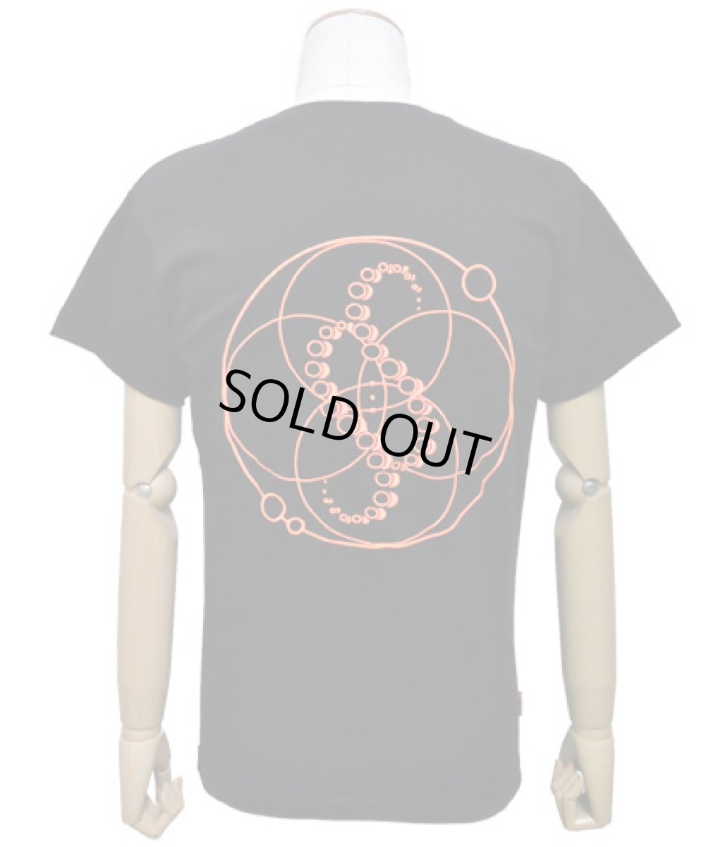 画像4: SPACE TRIBEメンズ・Tシャツ「UV Orange DNA Orbit」 (4)