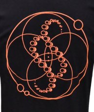 画像5: SPACE TRIBEメンズ・Tシャツ「UV Orange DNA Orbit」 (5)