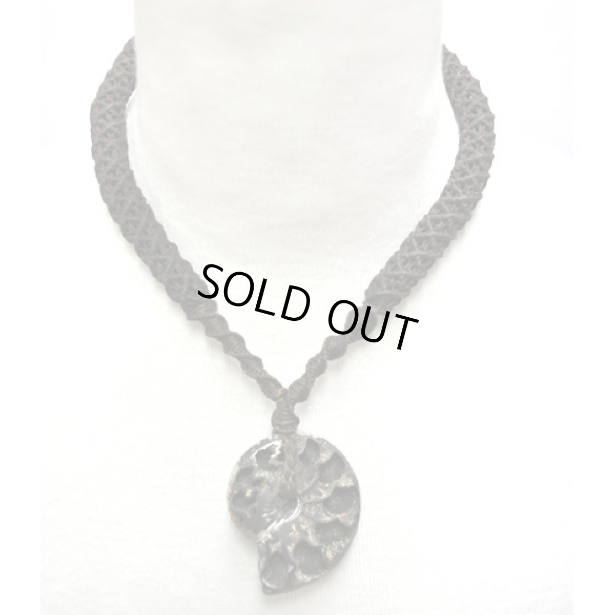 画像2: X-tribal「パイライトアンモナイト・ネックレス”シャクティ”」 (2)