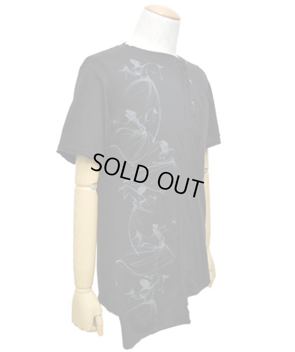 画像2: PSYLO メンズ・半袖カットソー「Slanted Tee / ブラック」 (2)