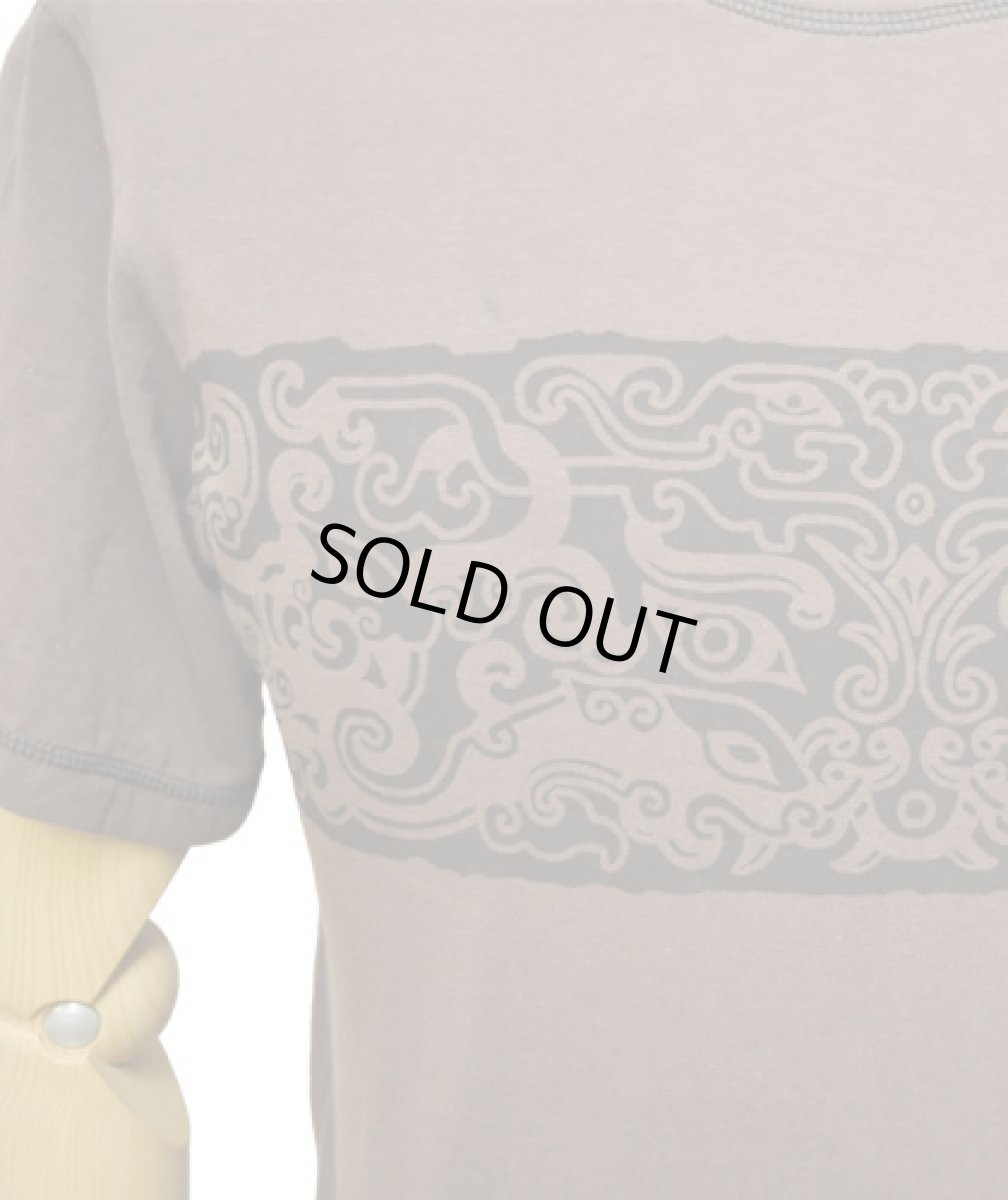 画像3: PSYLO メンズ・半袖Tシャツ「Jainee Tee / モカブラウン」 (3)