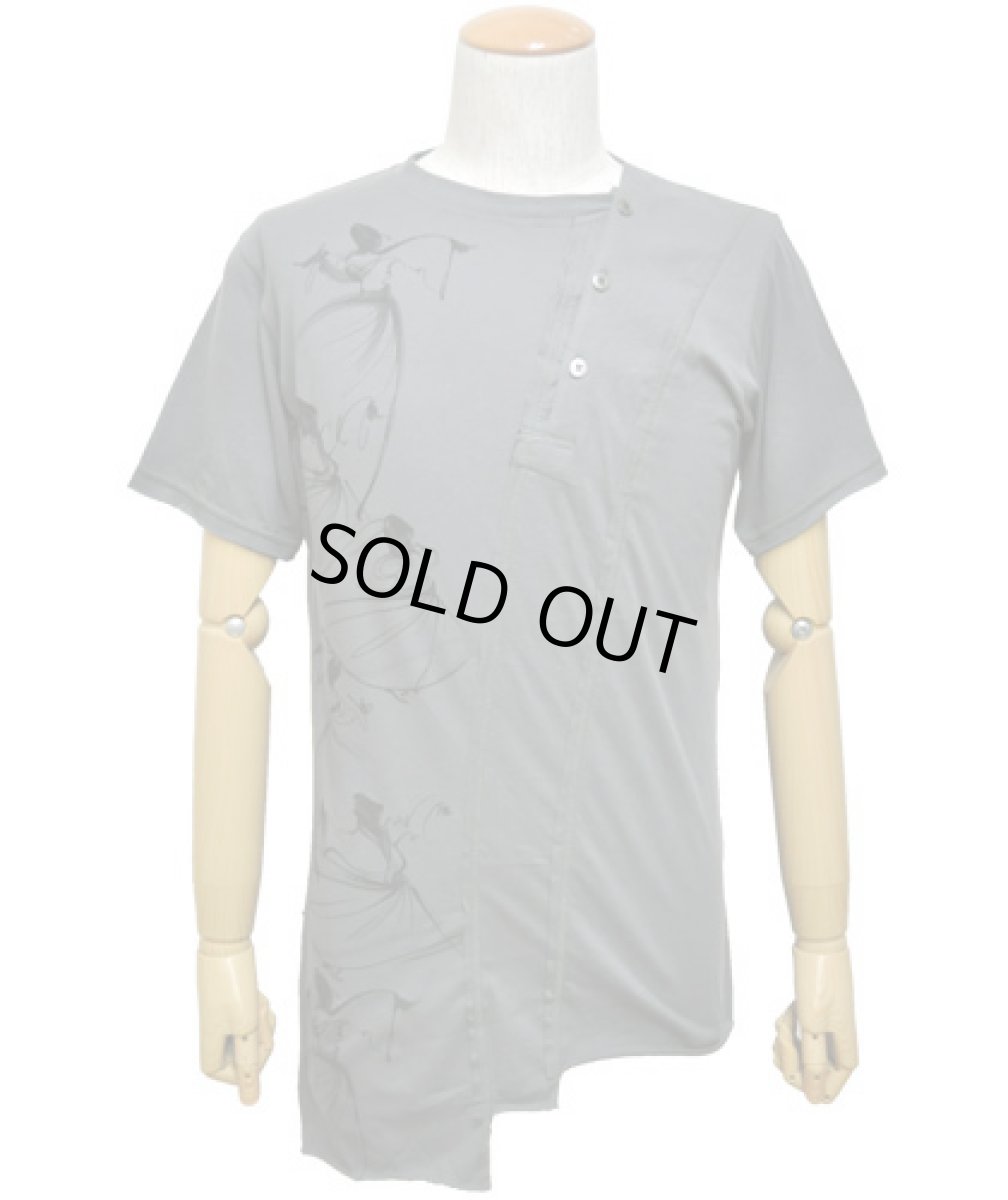 画像2: PSYLO メンズ・半袖カットソー「Slanted Tee / グレー」 (2)