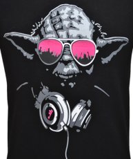 画像2: ユニセックス・Tシャツ「DJ Yoda / ブラック×ピンク」Sサイズ (2)