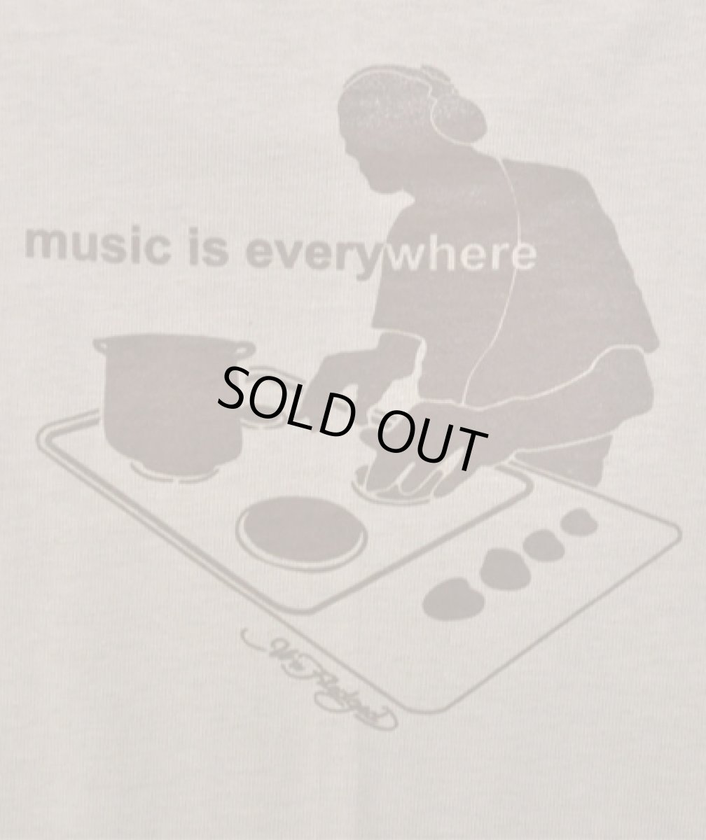 画像4: メンズ・Tシャツ「Music is Everywhere  / ベージュ」 (4)