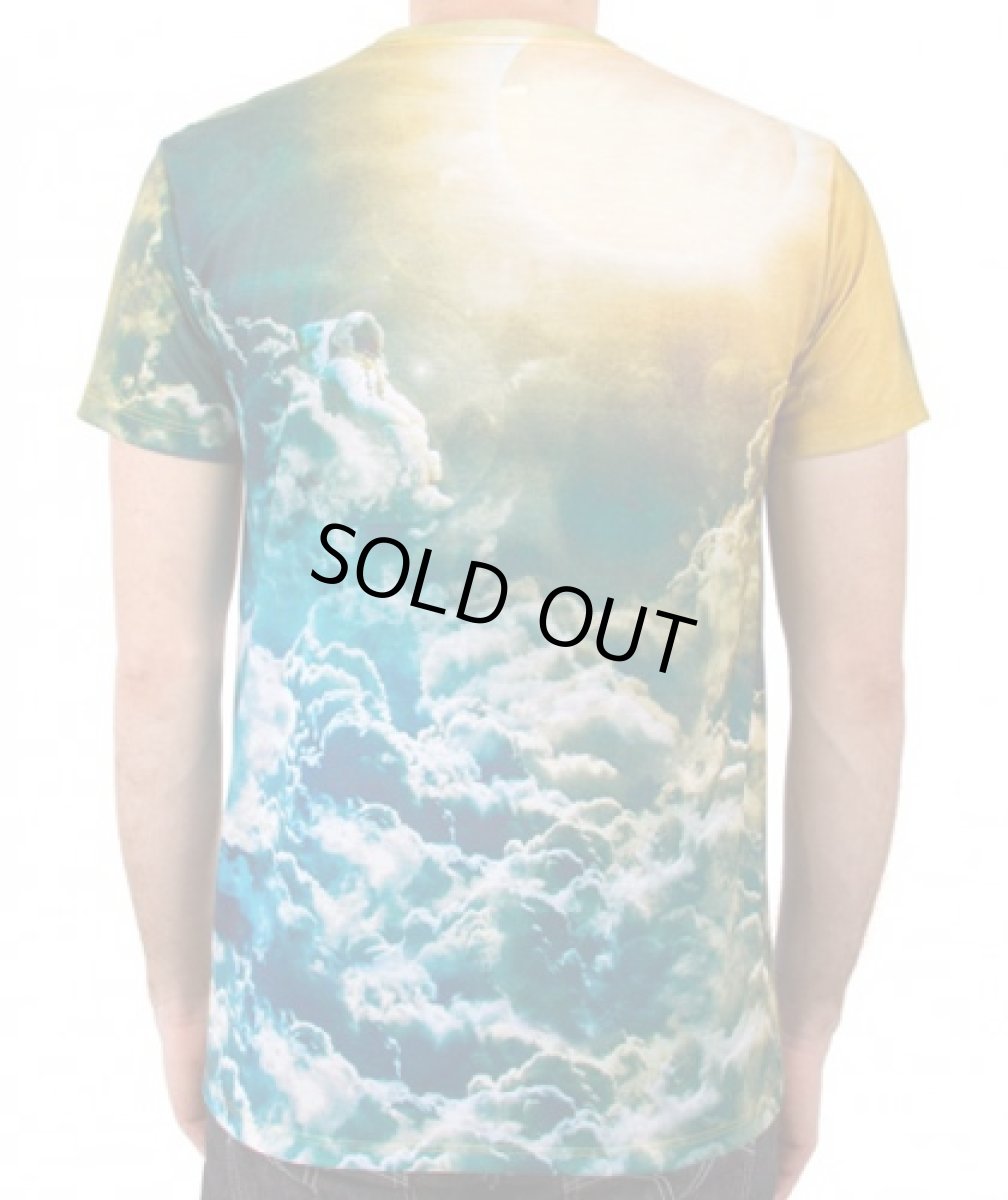 画像2: IMAGINARY FOUNDATION メンズ・サブリメイションTシャツ「SUNBATHING」 (2)