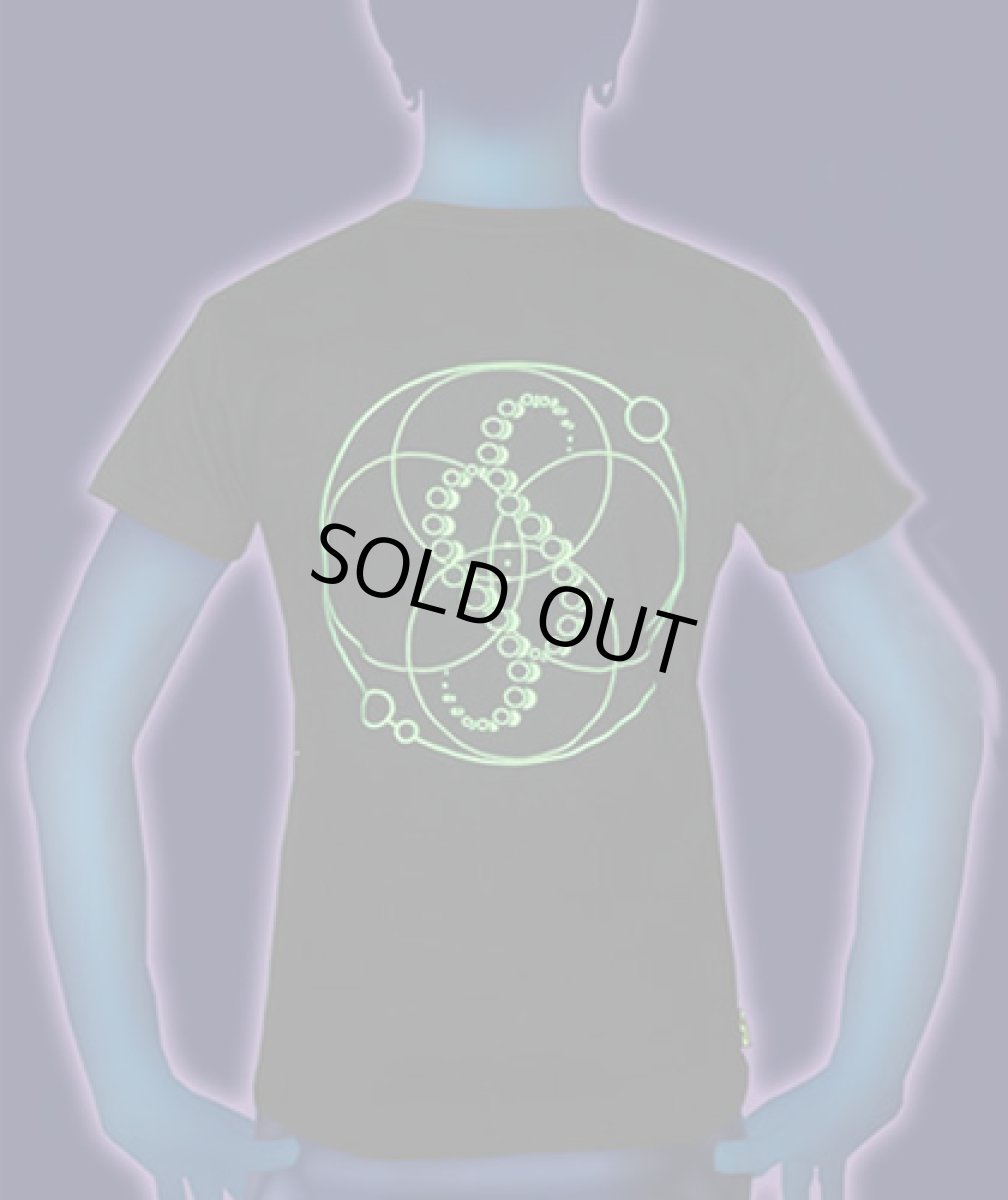 画像2: SPACE TRIBEメンズ・Tシャツ「UV Lime DNA Orbit」 (2)