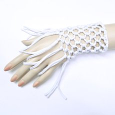 画像1: KAYO - Anime Clothing ハンドアクセサリー「Goddess Hand Cuff / ホワイト」 (1)