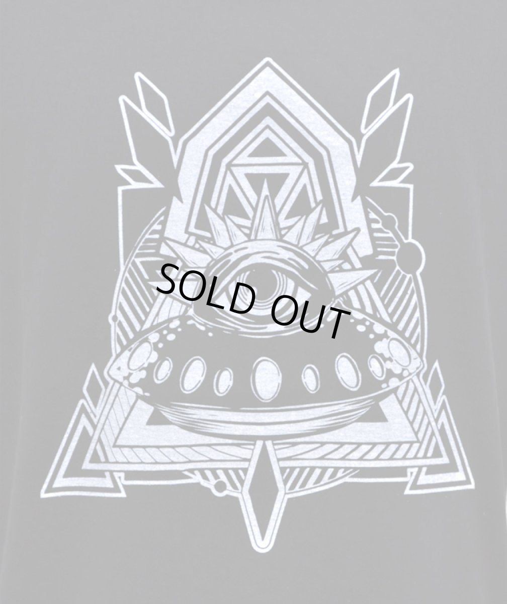 画像2: PLAZMA メンズ・タンクトップ「Watching You / ブラック」 (2)