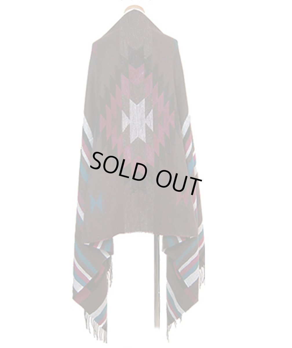 画像3: オルテガ柄・ボリュームマフラーストール／ブラウン (3)