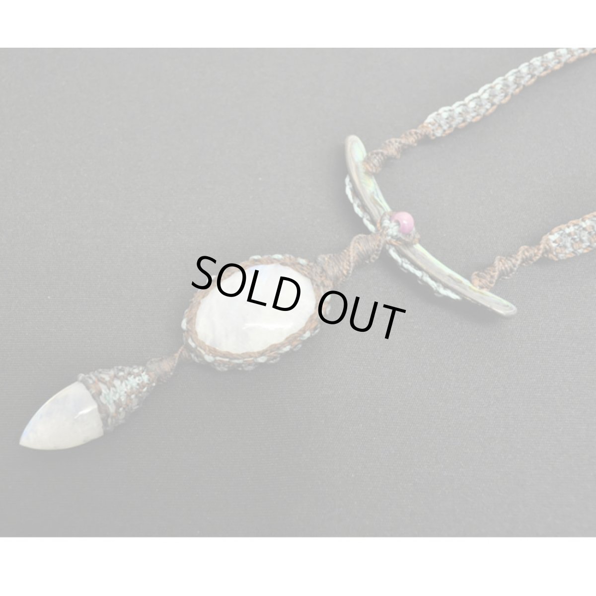 画像3: X-tribal「レインボームーンストーン・ヴィーナス・ネックレス」 (3)