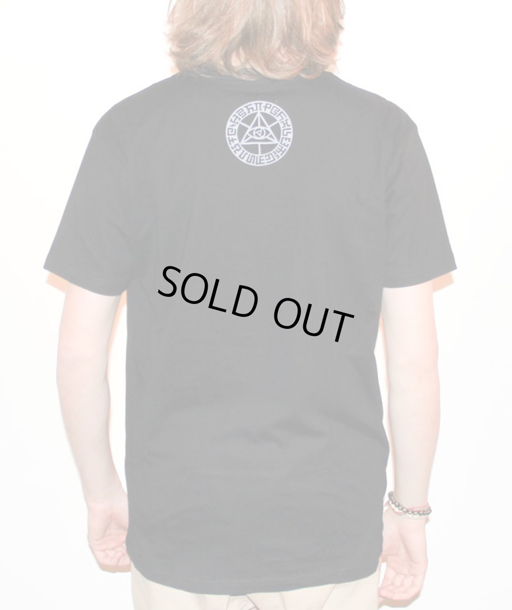 画像2: ALEX GREY  メンズ VネックTシャツ「Secret Writing ／ ブラック」 (2)