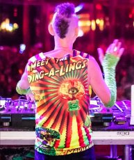 画像6: SPACE TRIBE メンズTシャツ 「Ding - A - Lings」 (6)