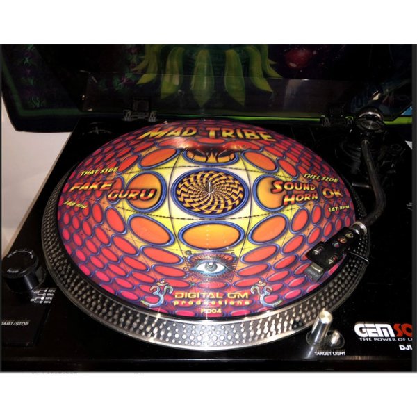 MAD TRIBE - Fake Guru ／ レコード用スリップマット