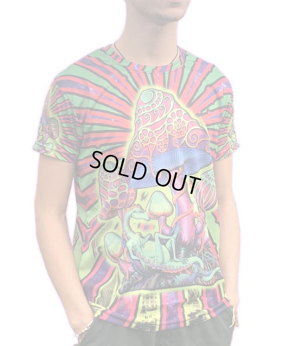 画像2: SPACE TRIBE メンズTシャツ 「Magic Shrooms」 (2)