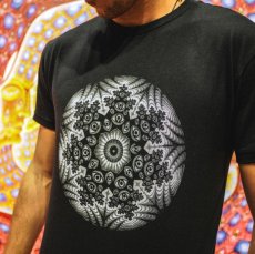 画像1: ALEX GREY  メンズTシャツ「Vision Crystal Tondo」 (1)