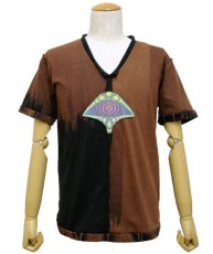 画像1: PUMAYANA メンズ・Vネック半袖Tシャツ「Mescaline/ブラウン×ブラック」 (1)