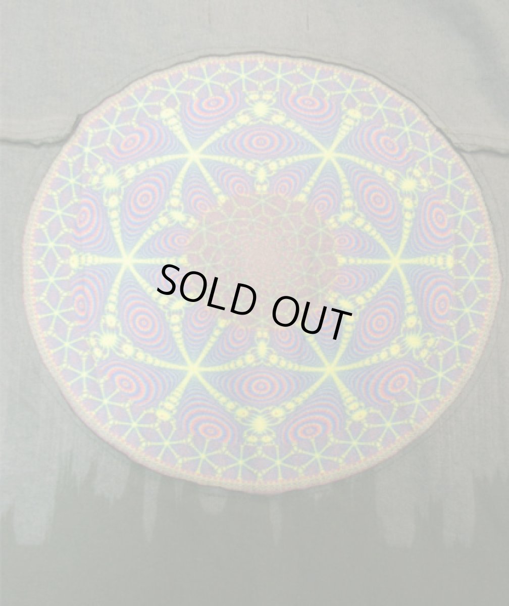 画像4: PUMAYANA メンズ・Vネック半袖Tシャツ「Mescaline/グレー×グリーン」 (4)