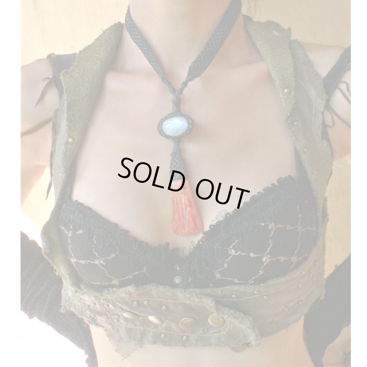 画像4: X-tribal「スポンディラス・ムーンストーン・ネックレス」 (4)