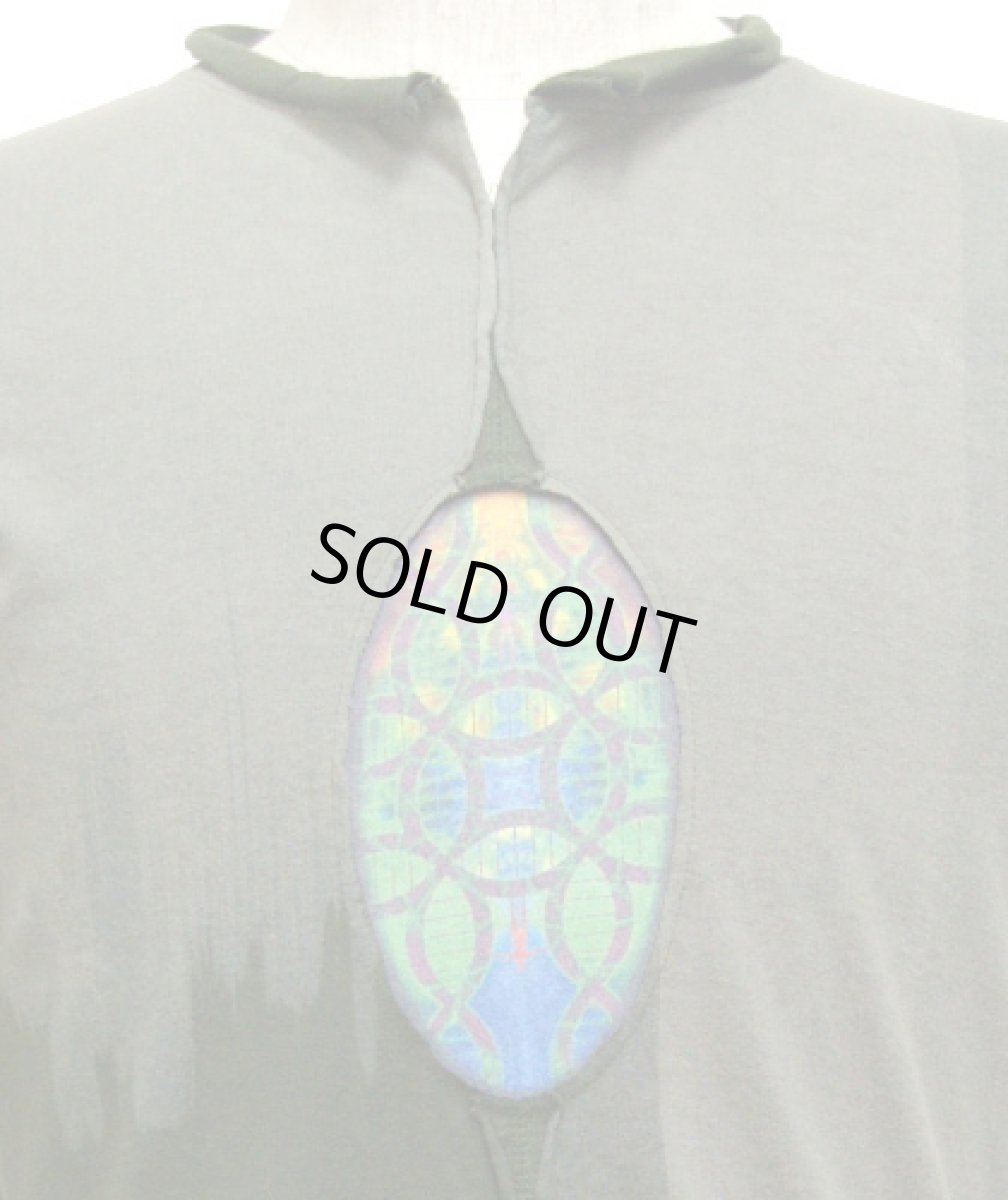 画像2: PUMAYANA メンズ・半袖Tシャツ/グレー×グリーン (2)