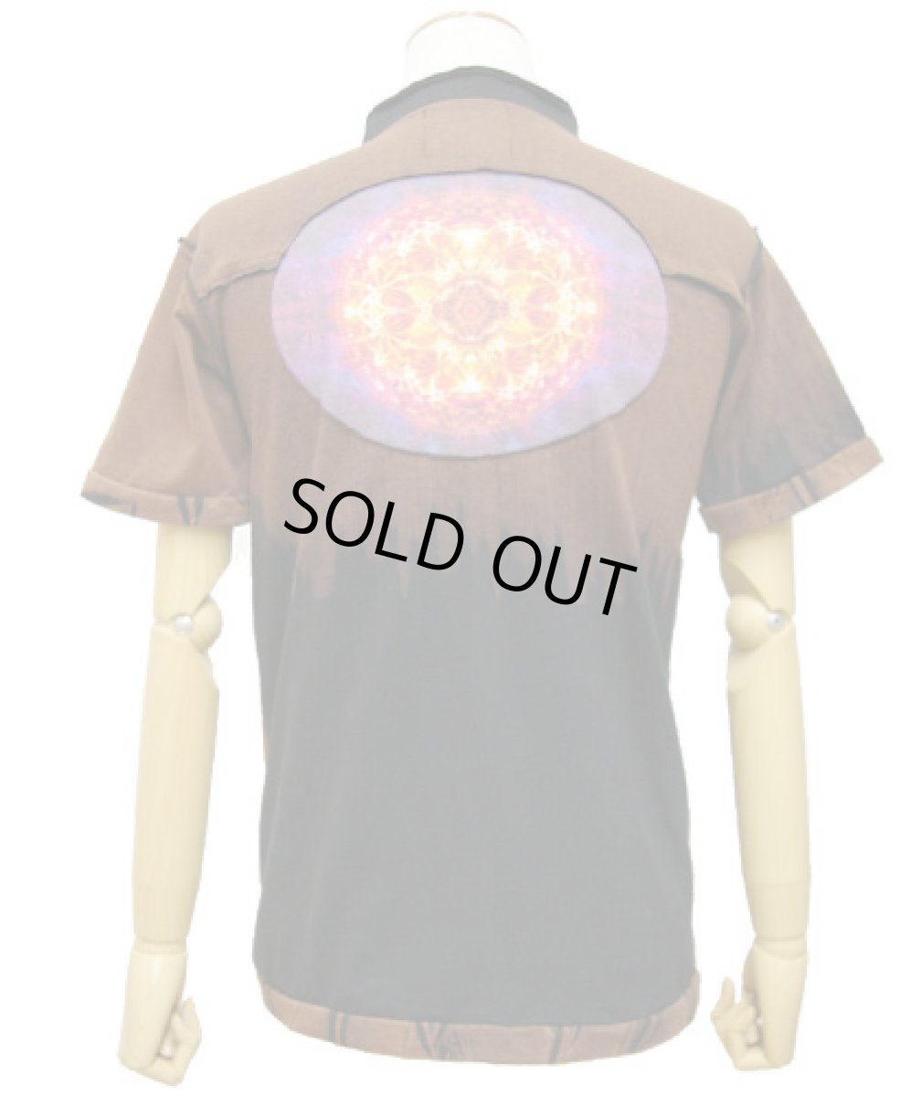 画像3: PUMAYANA メンズ・Vネック半袖Tシャツ「Selvayana / ブラウン×ブラック」 (3)