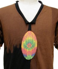 画像2: PUMAYANA メンズ・Vネック半袖Tシャツ / ブラウン×ブラック (2)